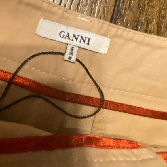 Ganni High Rise Ruffled Safari Utility Cream Shorts Size 34 B27 - Picture 3 of 6